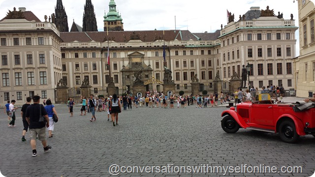 20140809_142131_Hradčanské náměstí